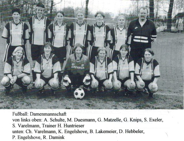 Damenmannschaft mit Trainer Hans Huntrieser