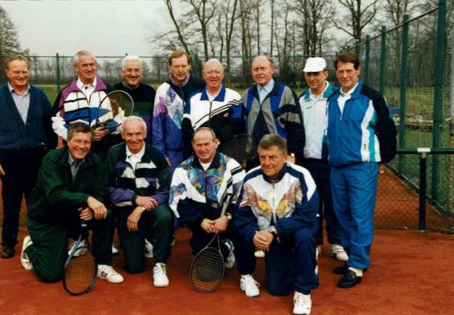 Tennis AK II - hinten v.l.: J. Hopster, H. Wamelink, W. Thobe, V. Rötger, E. Hofschröer, R. Löchte, H. Winter, F. Ameling - vorne v.l.: B. Plagge, R. Stilling, G. Kleine, H. Kohl