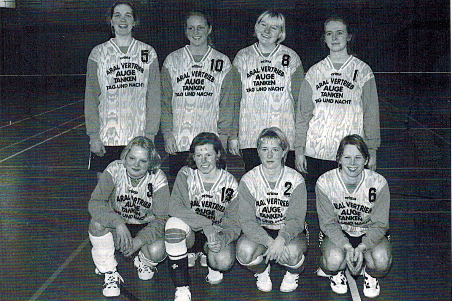 Volleyball 2. Damenmannschaft - oben v.l.: Ruth Hinken, Simone Stünkel, Karin Lemmermöhle, Tanja Schmidt - vorne v.l.: Andrea Santel, Ramona Temmen, Corinna Bäthker, Anke Schulte